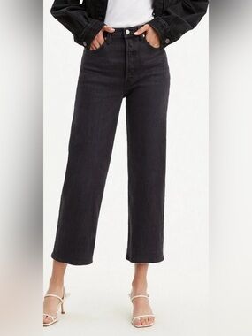 Levi's Women's Ribcage Black Straight Ankle Jeans